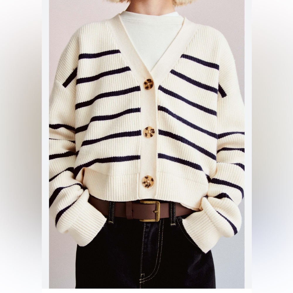 GAP Navy and Cream Button-Up Cardigan - Picture 9 of 9
